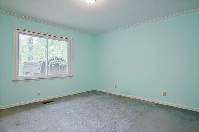 Building Photo - Room in House on Sanderson Dr