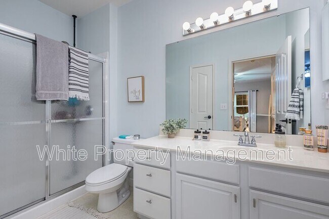 Building Photo - 17135 Red Feather Dr