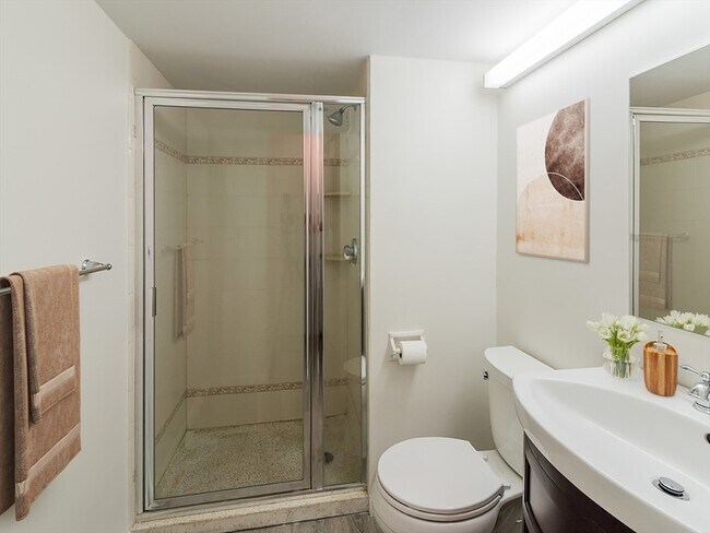 Building Photo - 9 Hawthorne Pl