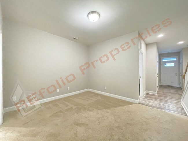 Building Photo - 139 Manordale Dr