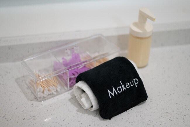 Building Photo - 1775 Harbor Rd