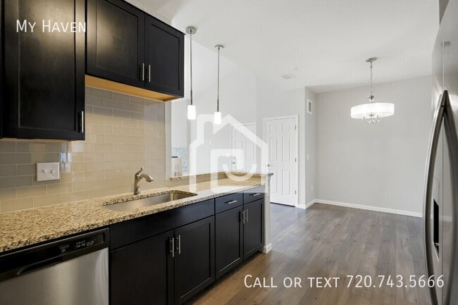 Building Photo - 15700 E Jamison Dr