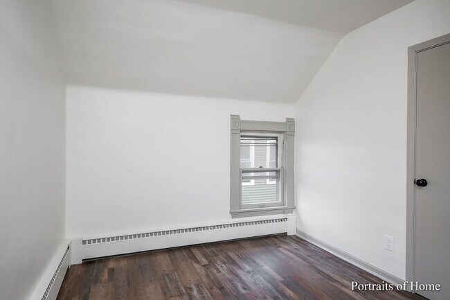 Building Photo - 2 West St