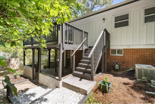 Building Photo - 2904 Sprucewood Dr
