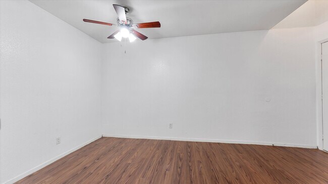 Building Photo - 10811 Richmond Ave.