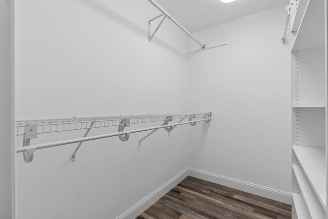 Building Photo - Luxury Remodeled 3Bed/2Bath w/ Finished Ba...