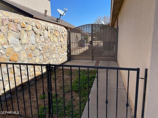 Building Photo - 3233 Muddy Point Ln