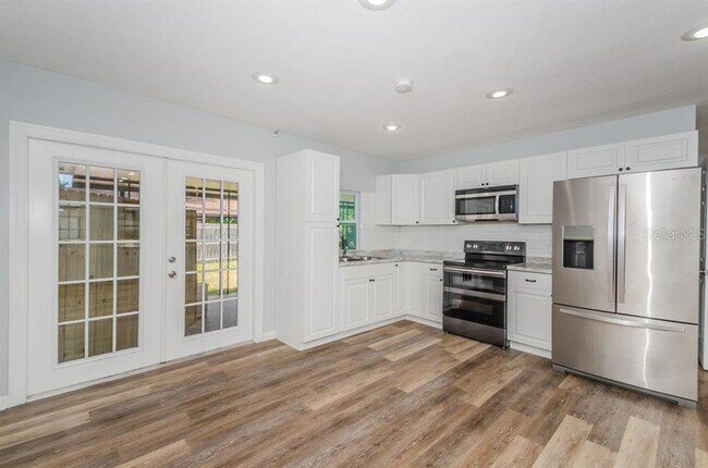 Building Photo - 408 S Aurora Ave