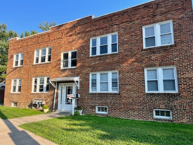 Primary Photo - 121 E Arcadia Ave
