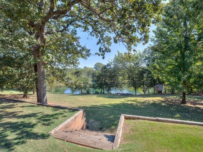 Building Photo - 8900 Belcaro Dr