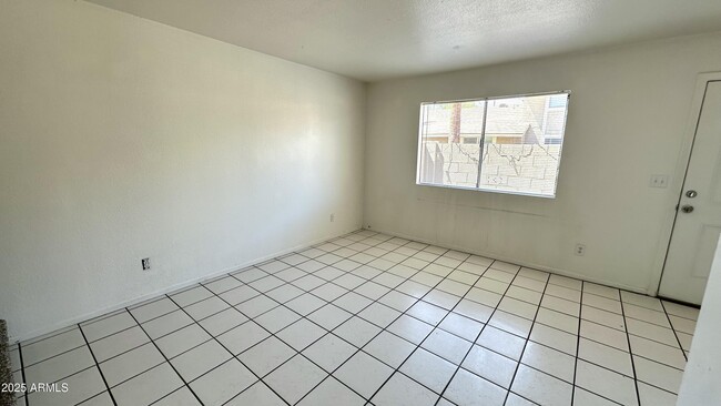 Building Photo - 1229 N 84th Pl