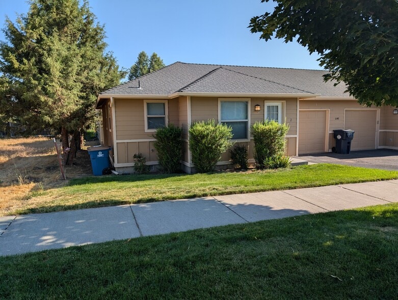 Primary Photo - 1048 Ne Warner Pl