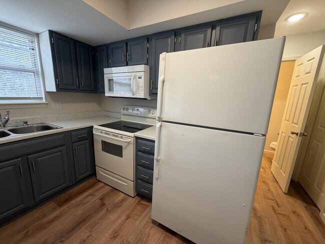 Building Photo - 1918 Mirtle Grove Ct