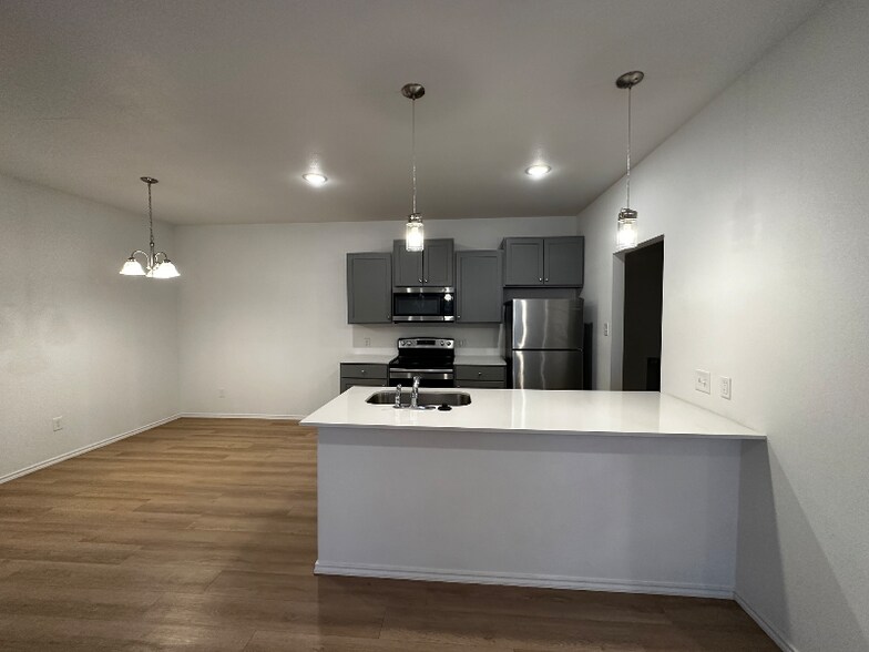 Building Photo - 5545 Itasca St