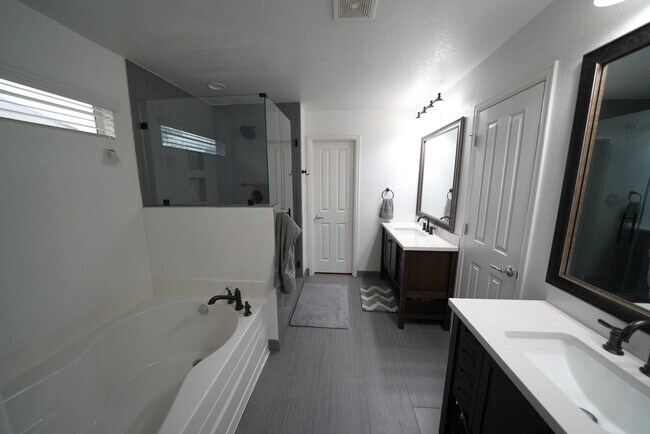 Building Photo - Immaculate Rental in Schertz! Realtor Commission: $500