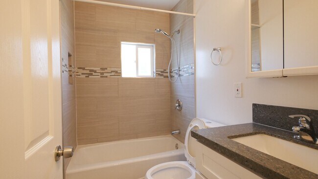 Building Photo - 5545 Mary Lane Dr