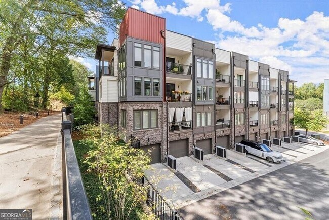 Building Photo - 395 Pratt Dr SE