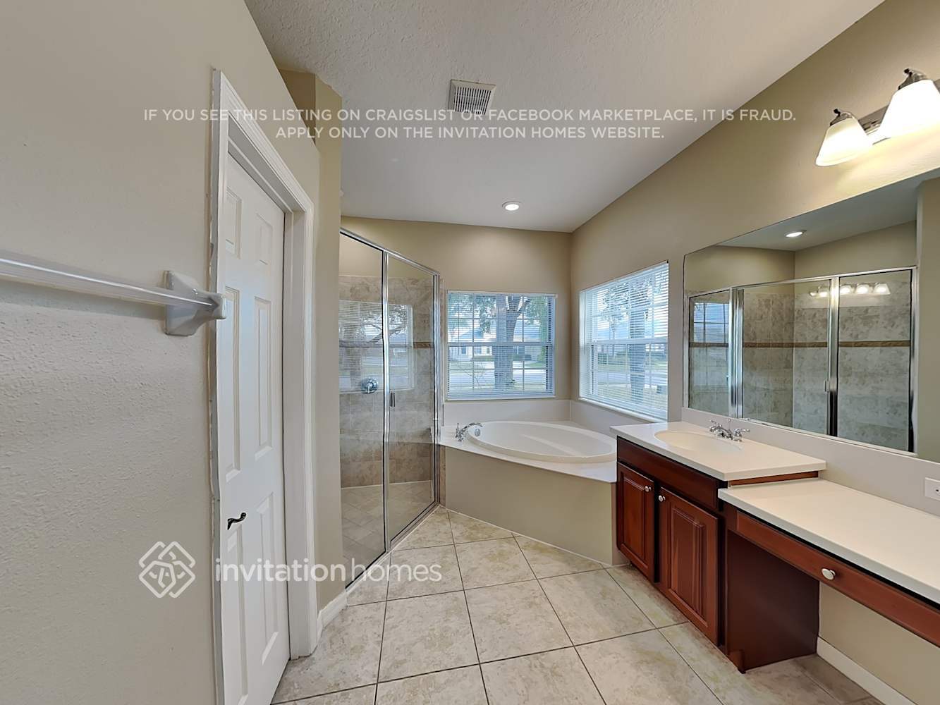 Building Photo - 12423 25th Ct E