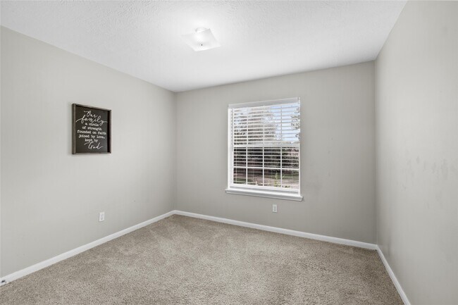 Building Photo - 3327 Shady Glen Ln