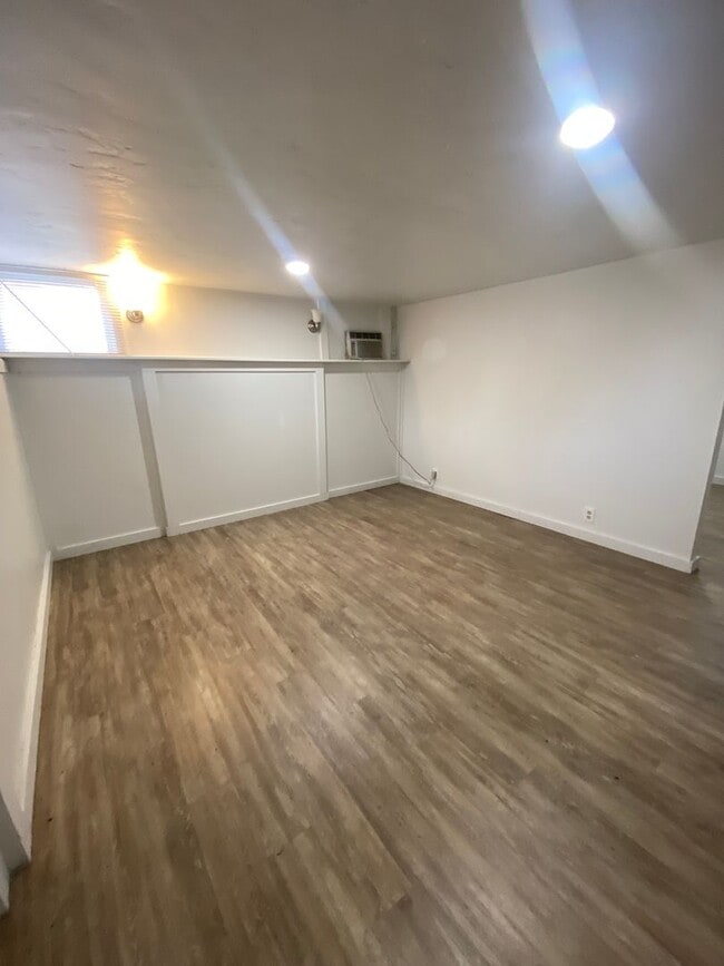Building Photo - Charming Studio with Shared Patio and Coin-Op Laundry
