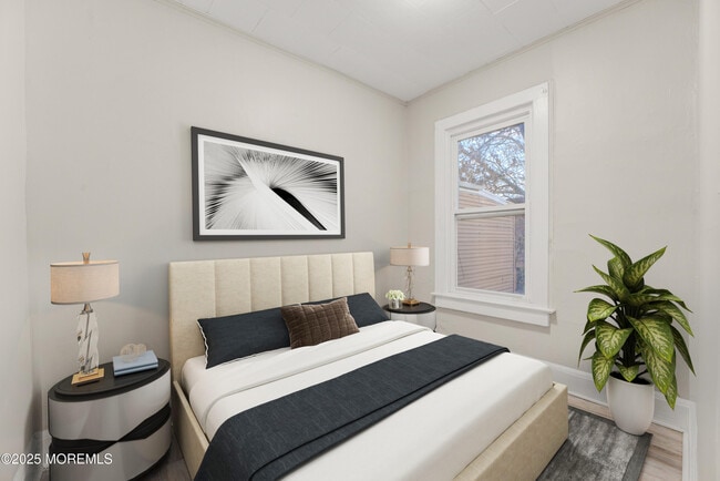 Building Photo - 81 Holmes St