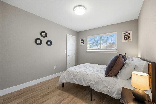 Building Photo - 1505 Westbury Trail