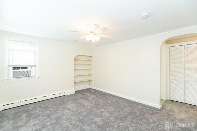 Building Photo - 200 Plainfield Rd
