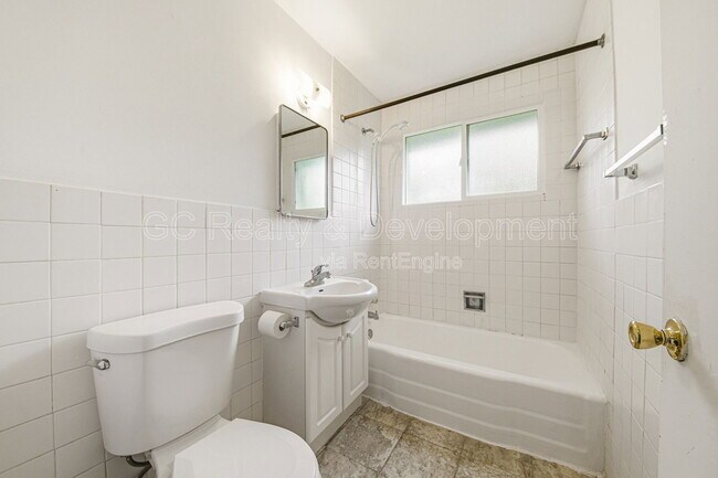Building Photo - 907- 913 3rd Street