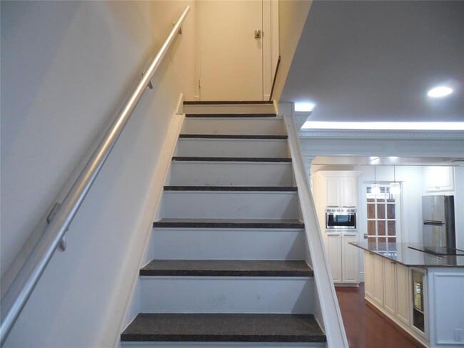 Building Photo - 3501 Greystone Dr