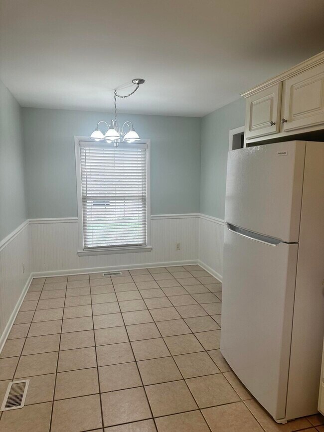 Building Photo - 2908 Argyle Dr