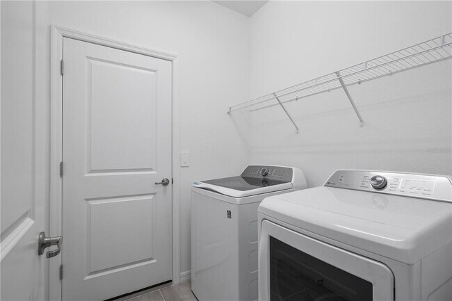 Building Photo - 43521 Treadway Dr