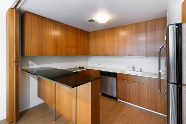 Building Photo - 1333 Jones St