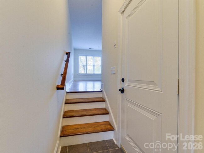 Building Photo - 100 N Laurel Ave