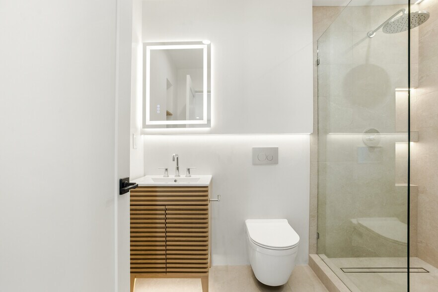 2nd Bathroom - 7314 Fallbrook Ave