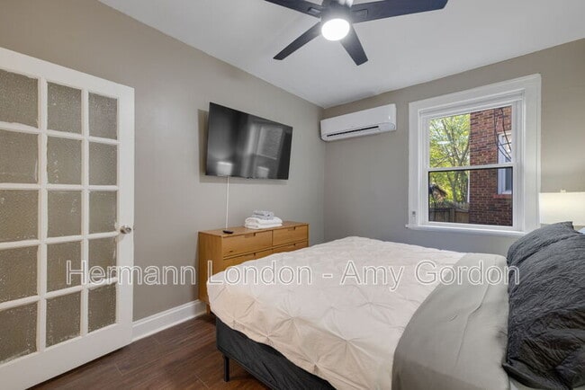 Building Photo - 6024 Dewey Ave