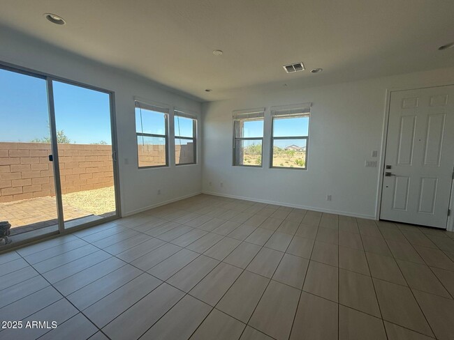 Building Photo - 14596 W Sand Hills Rd