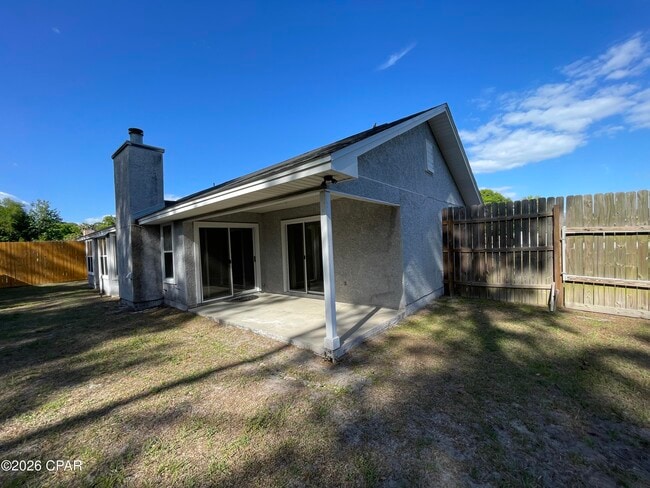 Building Photo - 140 Treasure Palm Dr