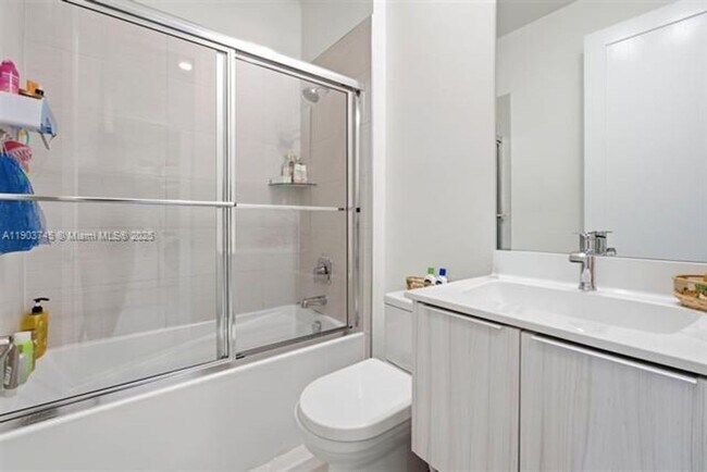 Building Photo - 6611 NW 102nd Path