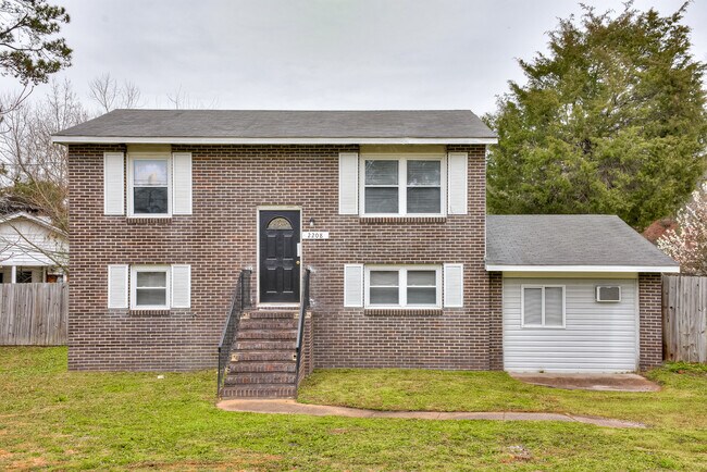 Primary Photo - 2208 Bungalow Rd