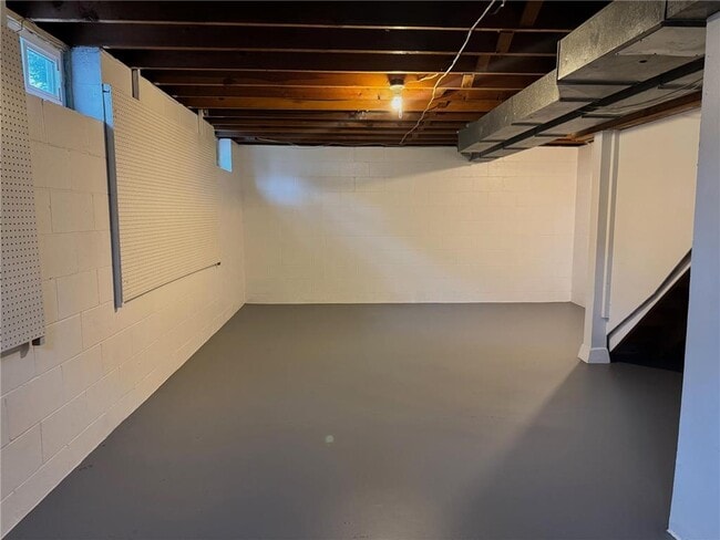 Building Photo - 1130 33rd Ave N