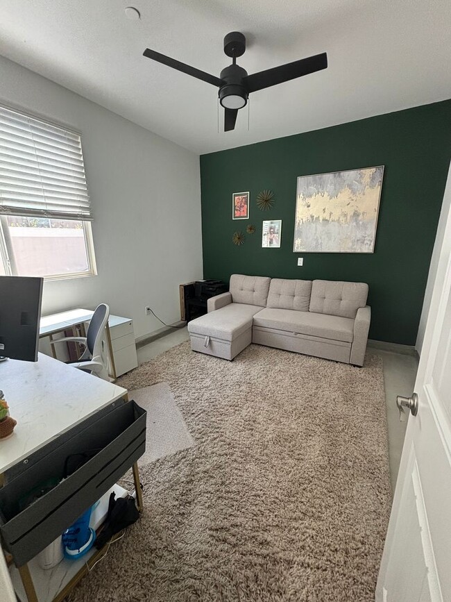 Building Photo - Beautiful 4- Bedroom Home