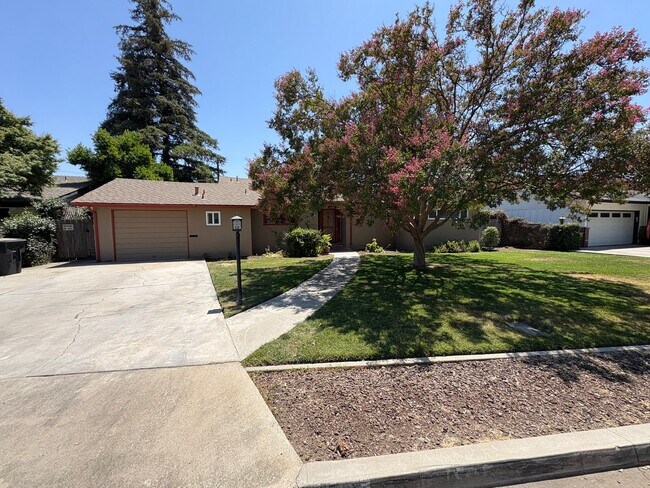 Primary Photo - Visalia 2 Bed 2 Bath available now.