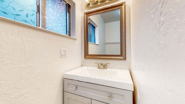 Building Photo - 4634 Bridle Trail