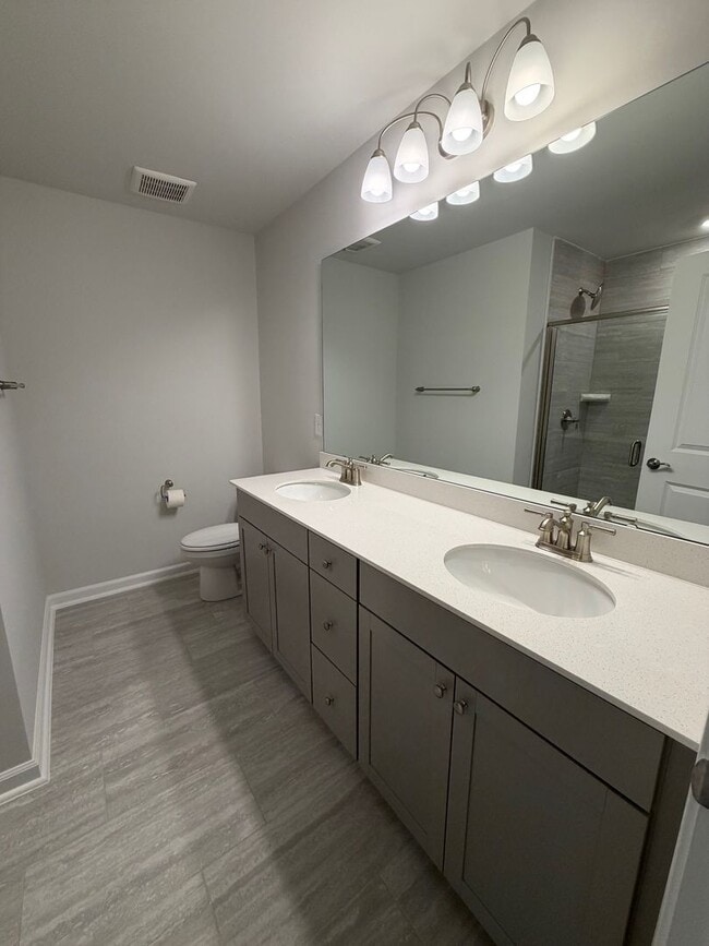 Building Photo - Gibsonville / Townhome