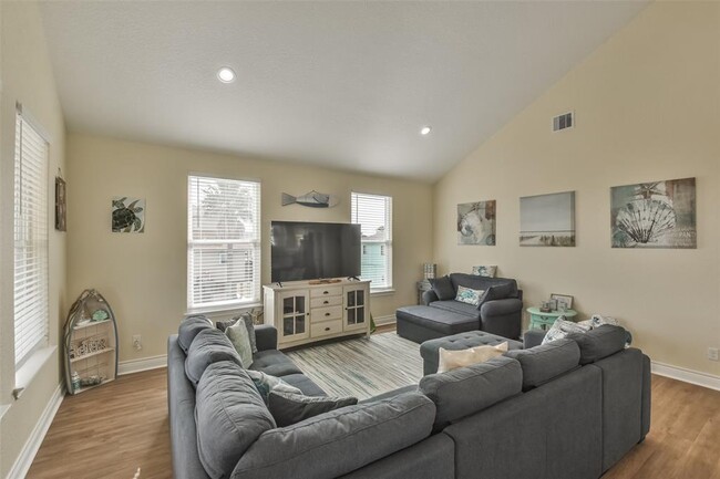 Building Photo - 4022 Fort Bend Dr