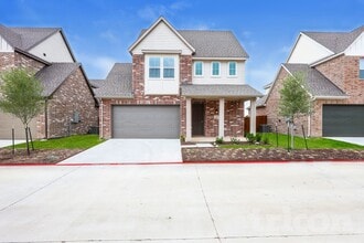 Building Photo - 209 Holbeck Cir