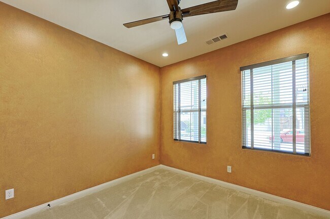 Building Photo - Gorgeous 4 Bedroom and 3 Bath Home in Chula vista/Otay Ranch Area
