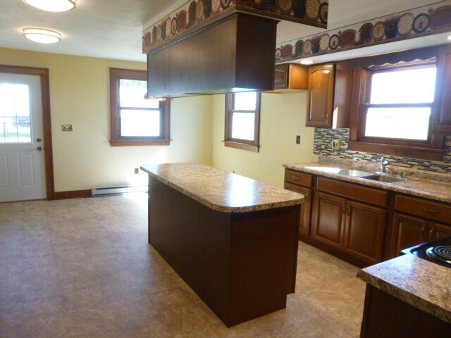 Building Photo - 12372 Stony Hollow Rd