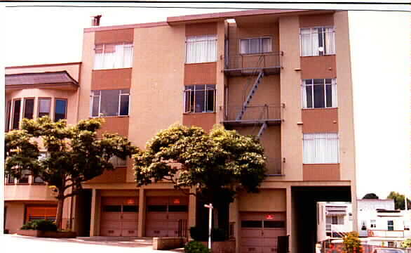 Building Photo - 233 Parker Ave