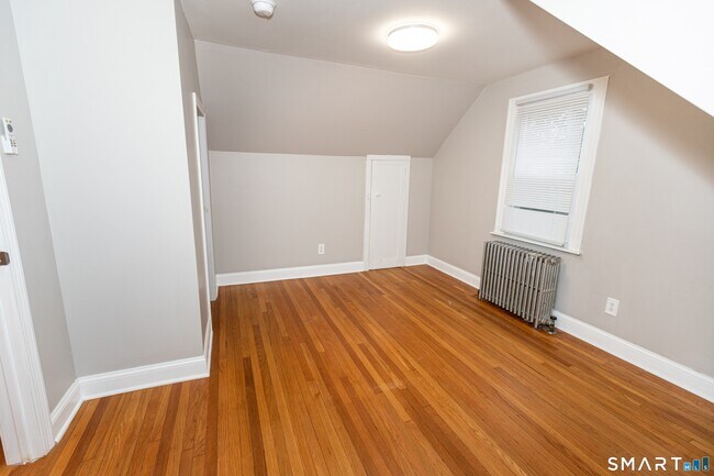 Building Photo - 99 Jordan Ln